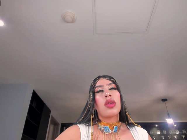 LeahLombardi's BongaCams show and profile