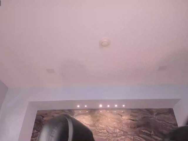 LeahLombardi's BongaCams show and profile