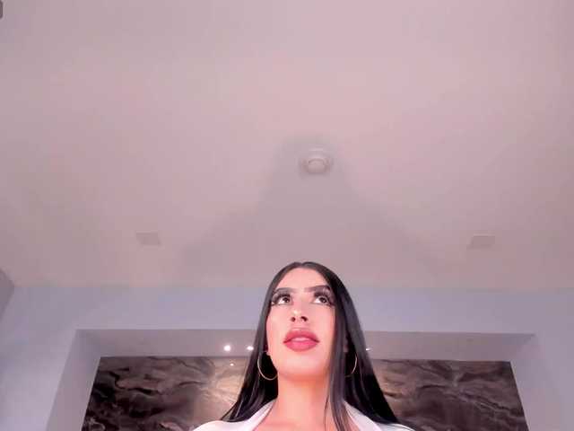 LeahLombardi's BongaCams show and profile