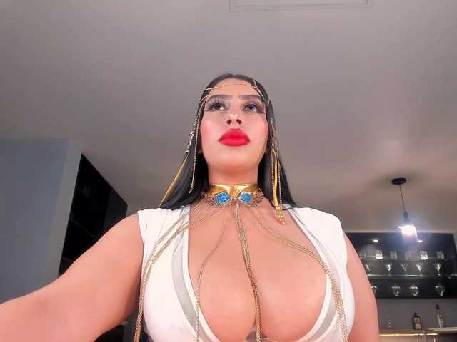 LeahLombardi's BongaCams show and profile