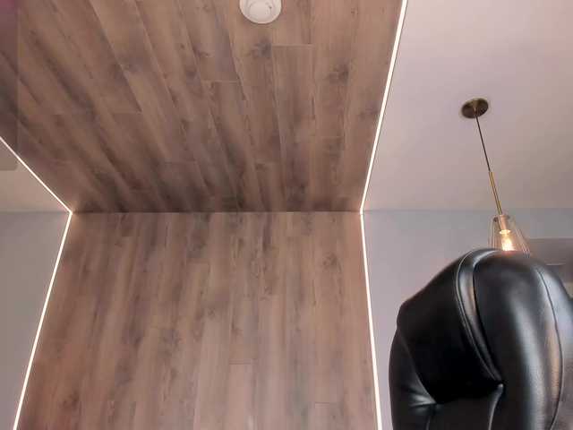 LeahLombardi's BongaCams show and profile