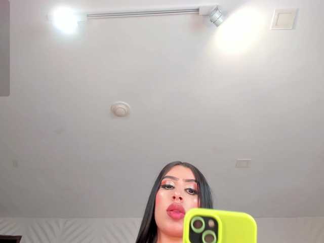 LeahLombardi's BongaCams show and profile