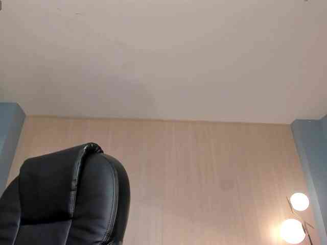 LeahLombardi webcam