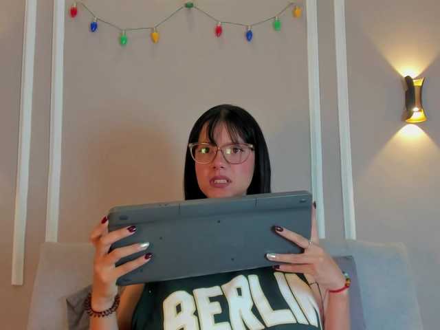 Abril-jones10's BongaCams show and profile