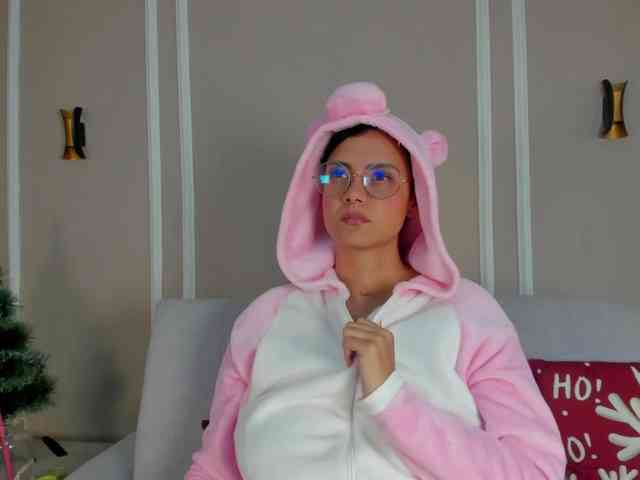 Abril-jones10 webcam