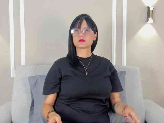 Abril-jones10 webcam