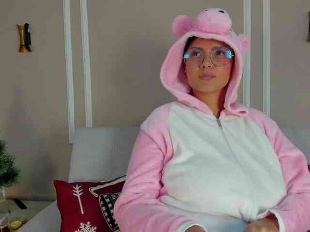 Abril-jones10 webcam