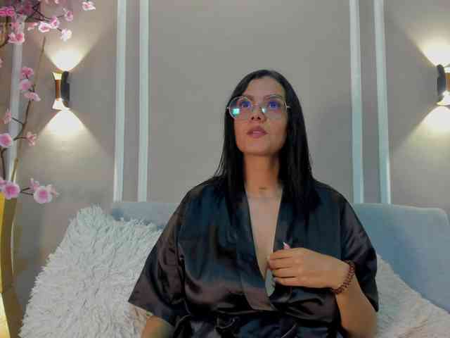 Abril-jones10 webcam