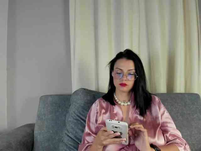 Abril-jones10 webcam