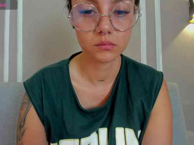 Abril-jones10 webcam