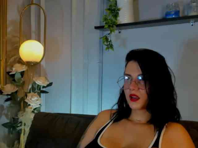 Abril-jones10 webcam