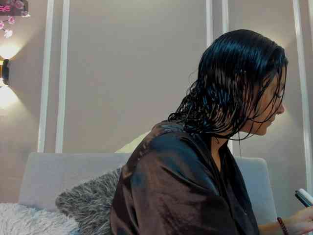 Abril-jones10 webcam