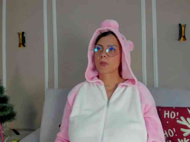 Abril-jones10 webcam