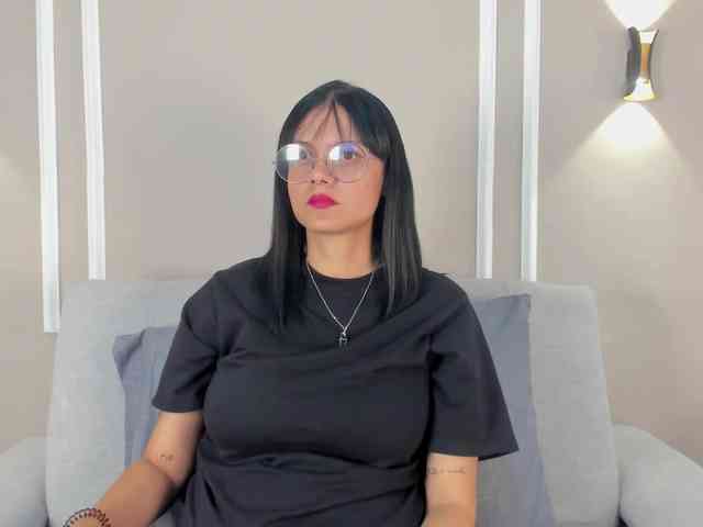 Abril-jones10 webcam