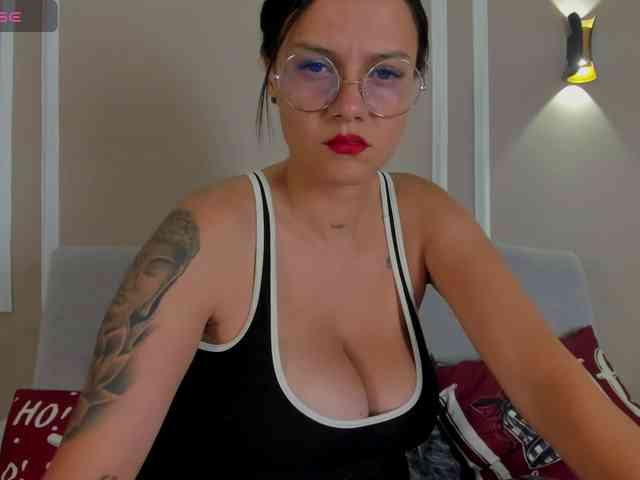 Abril-jones10 webcam