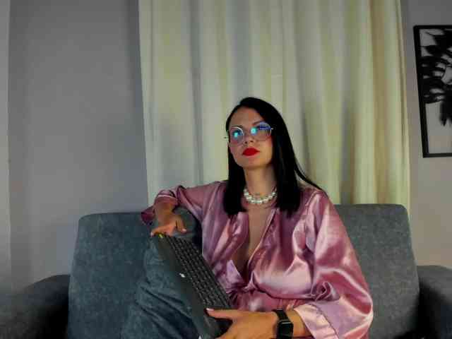 Abril-jones10 webcam
