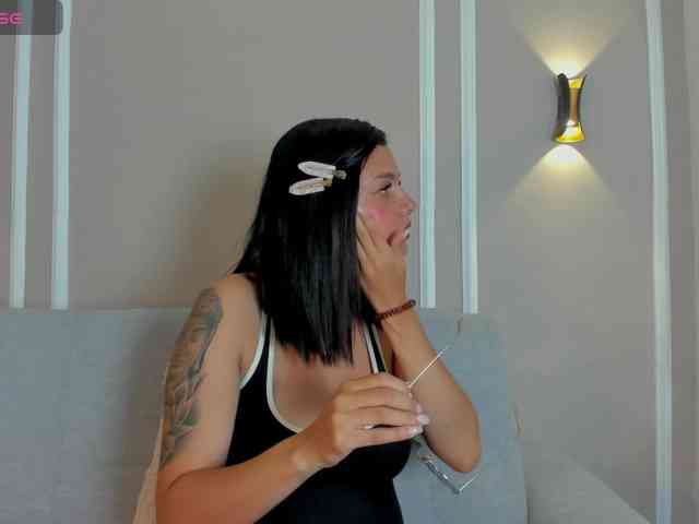 Abril-jones10 webcam