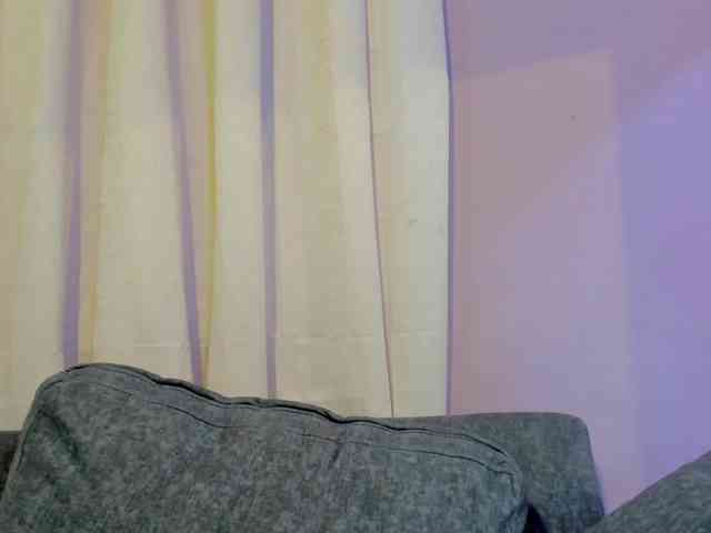 Abril-jones10 webcam