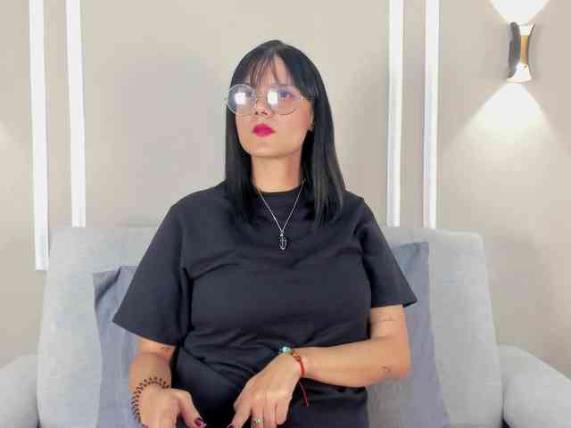 Abril-jones10 webcam