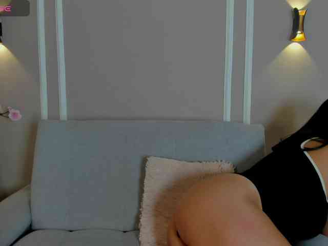 Abril-jones10 webcam