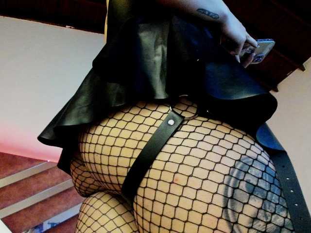 madame-ibby's BongaCams show and profile