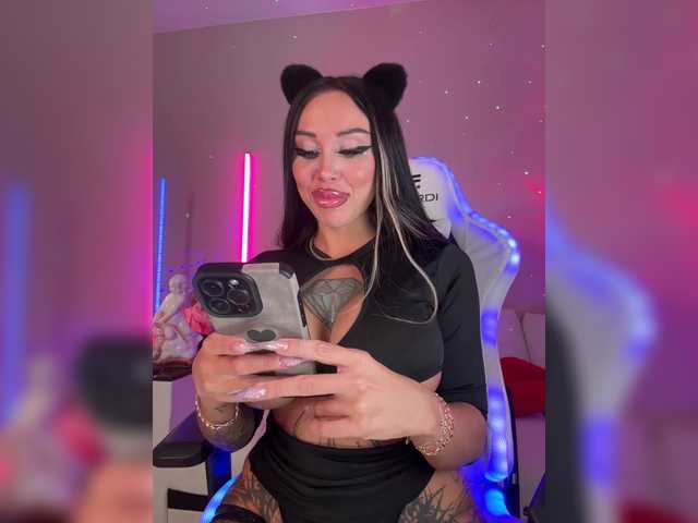 Cristalkate's BongaCams show and profile