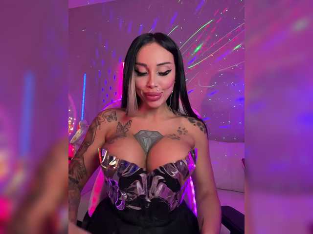 Cristalkate's BongaCams show and profile