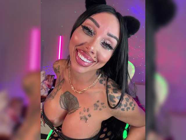 Cristalkate's BongaCams show and profile