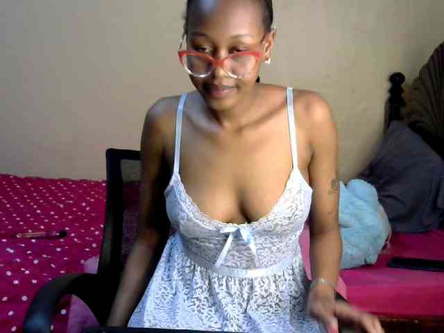 PetiteJasmine webcam