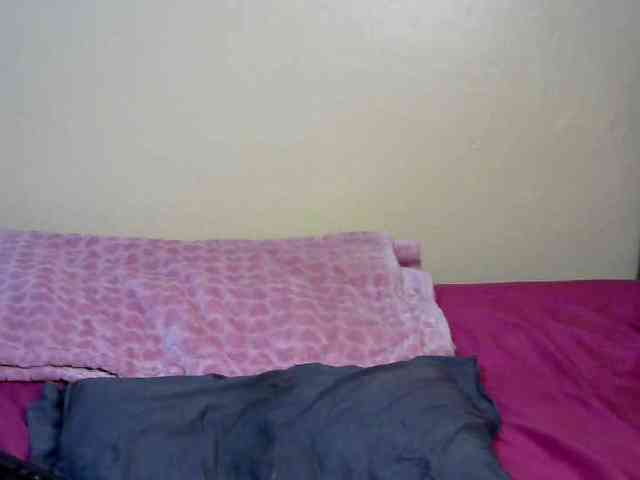 PetiteJasmine webcam