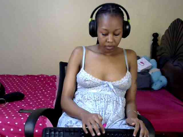 PetiteJasmine webcam
