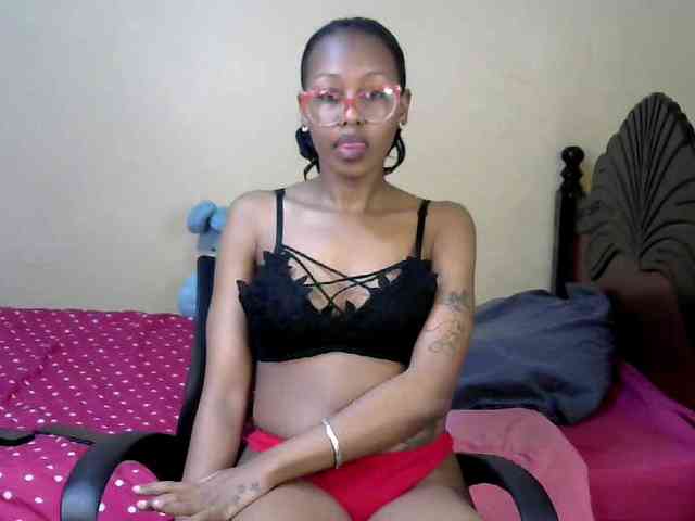 PetiteJasmine webcam