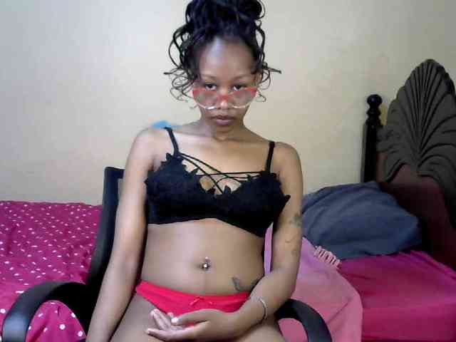 PetiteJasmine webcam