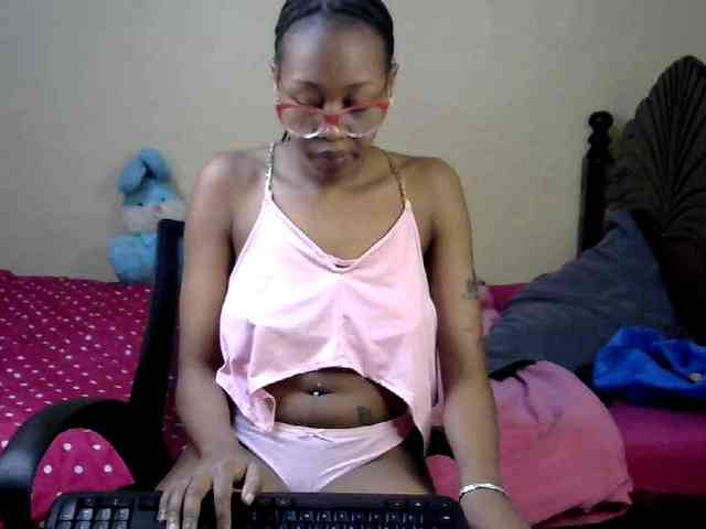PetiteJasmine webcam