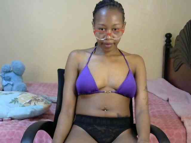 PetiteJasmine webcam