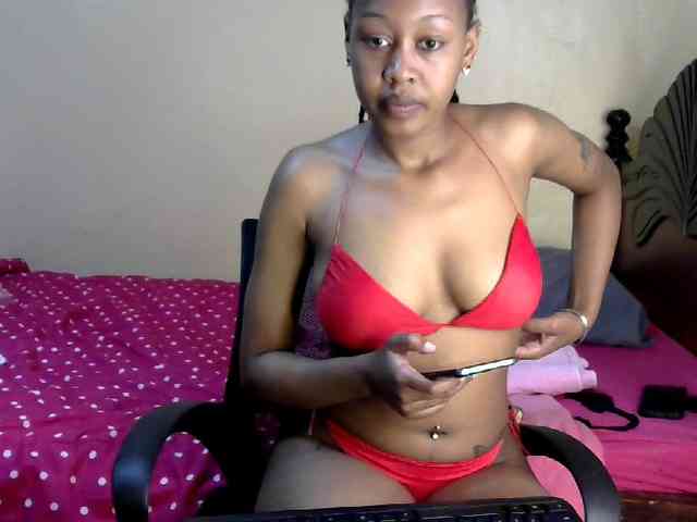 PetiteJasmine webcam
