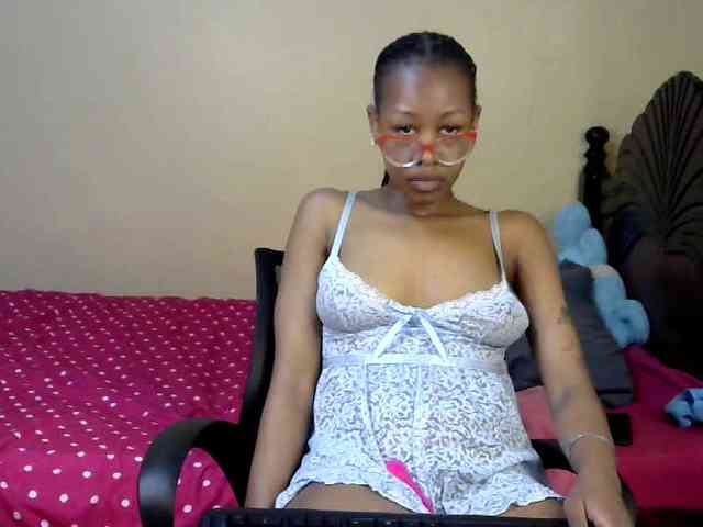 PetiteJasmine webcam