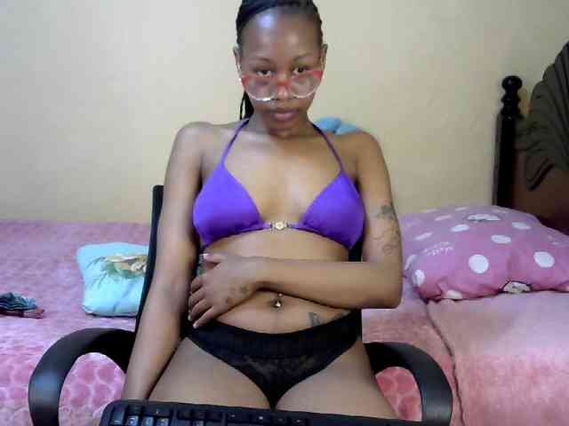 PetiteJasmine webcam