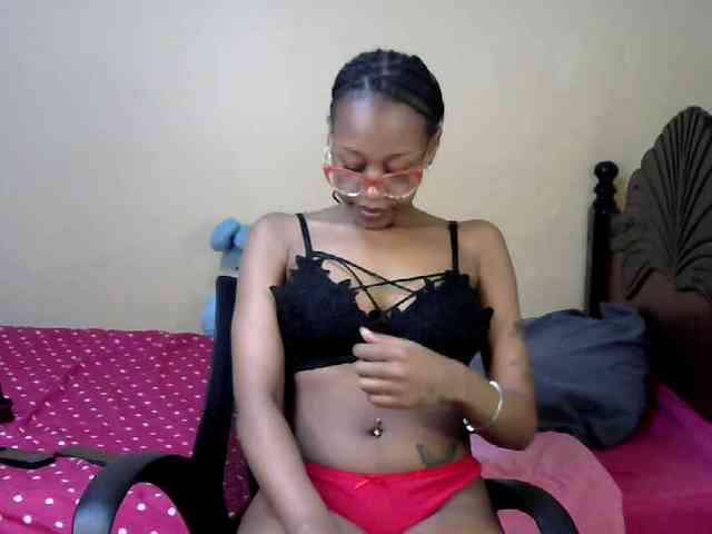 PetiteJasmine webcam