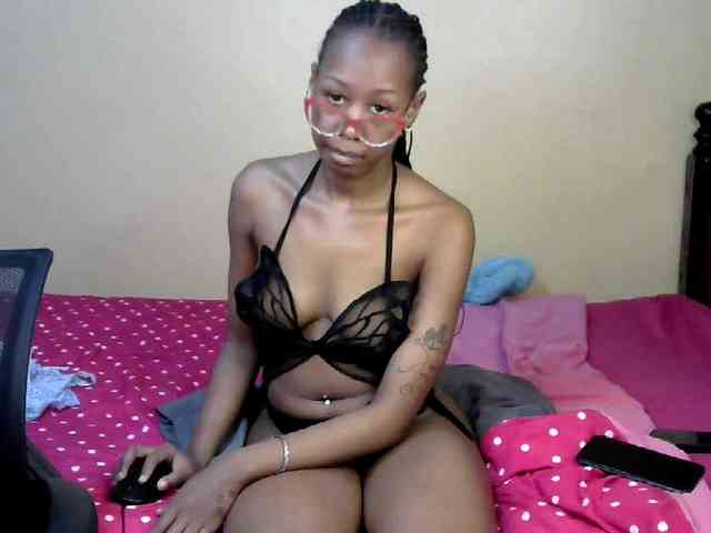 PetiteJasmine webcam
