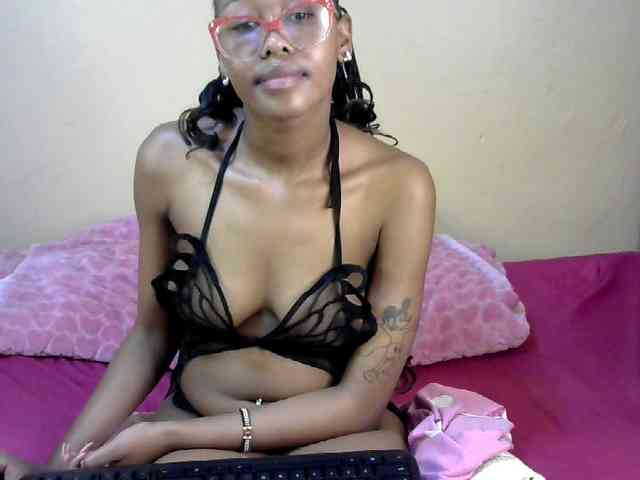 PetiteJasmine webcam