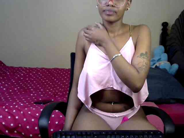 PetiteJasmine webcam