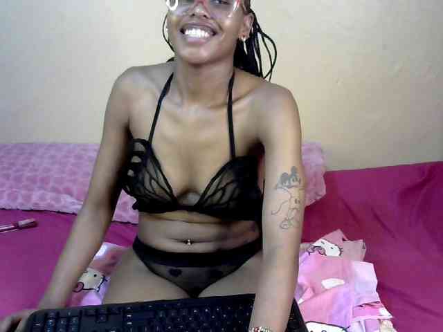 PetiteJasmine webcam