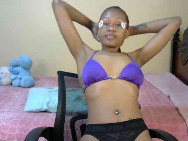 PetiteJasmine webcam