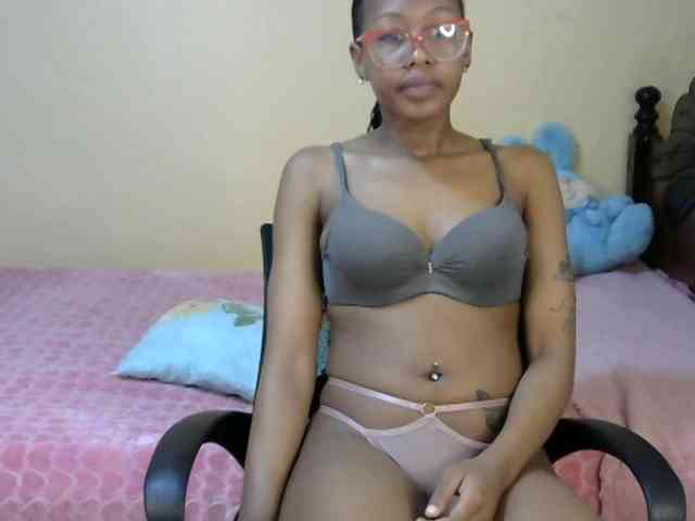 PetiteJasmine webcam