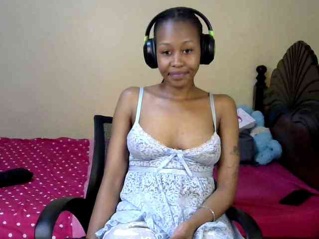 PetiteJasmine webcam
