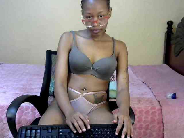 PetiteJasmine webcam
