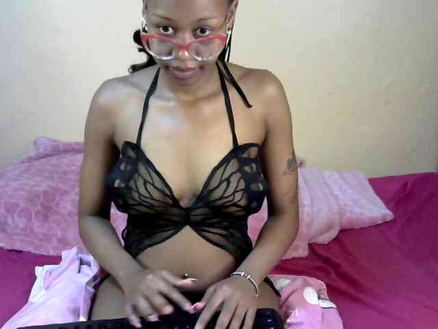 PetiteJasmine webcam