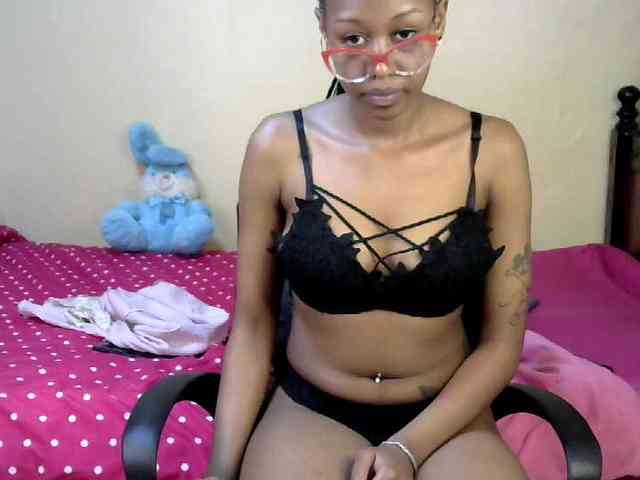 PetiteJasmine webcam