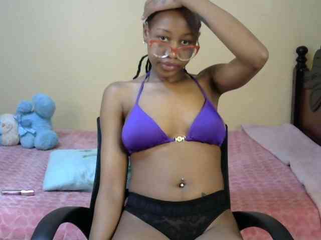 PetiteJasmine webcam